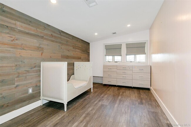 Building Photo - 22 Olive St