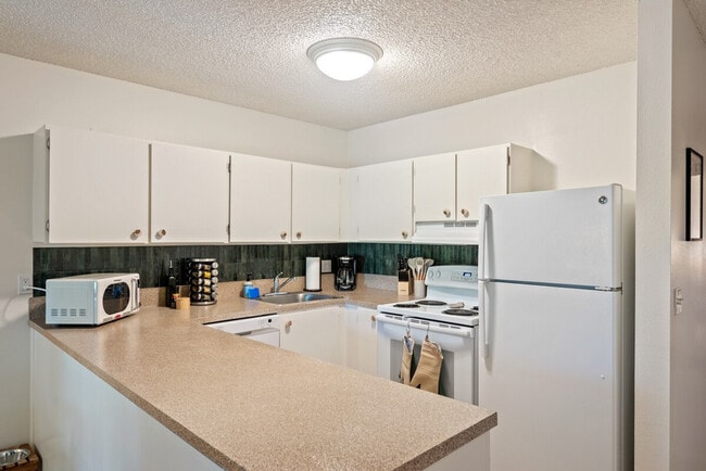 Building Photo - 6630 SW Capitol Hwy