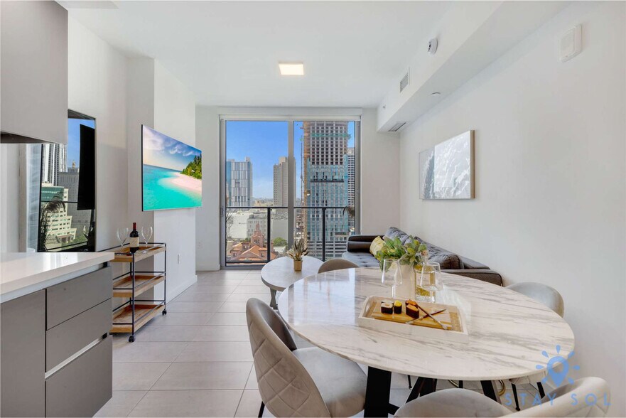 Building Photo - 227 NE 2nd St