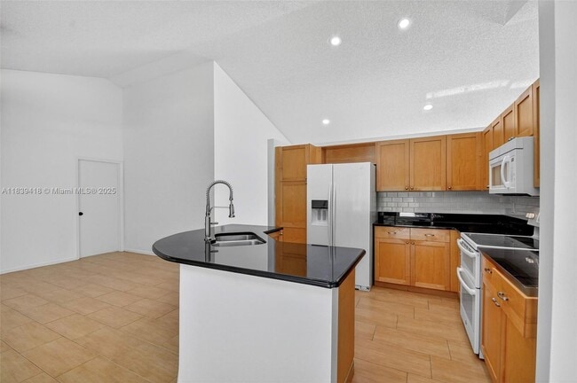 Building Photo - 9721 Majestic Way