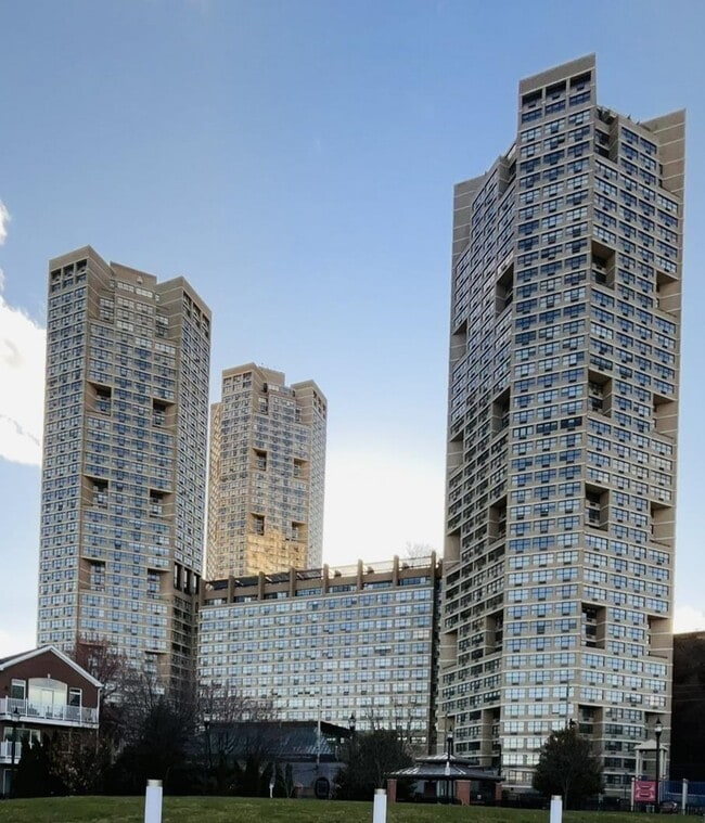 Building Photo - 7000 JFK Blvd E