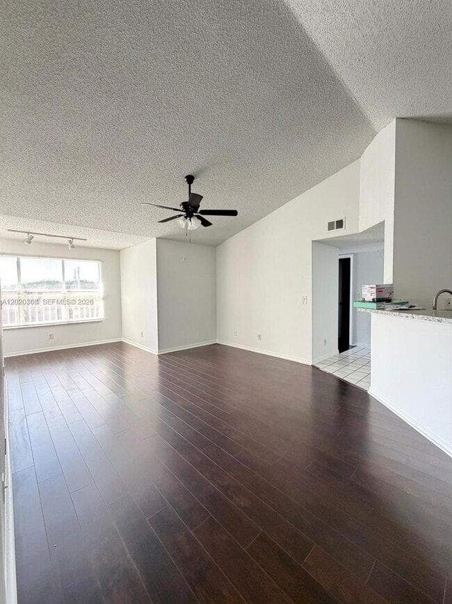Building Photo - 12950 Vista Isles Dr