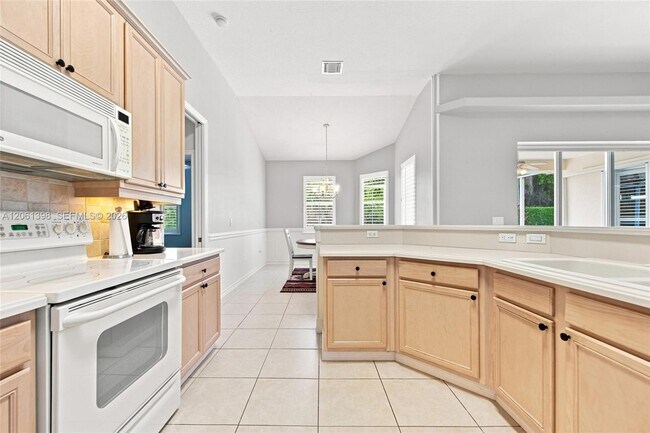 Building Photo - 4025 Chablis St SW