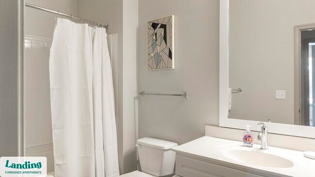 Building Photo - 900 E Six Forks Rd