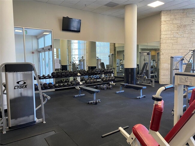 Building Photo - 5161 Collins Ave