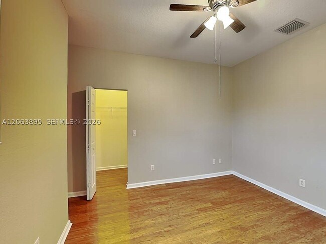 Building Photo - 4944 Cypress Ln