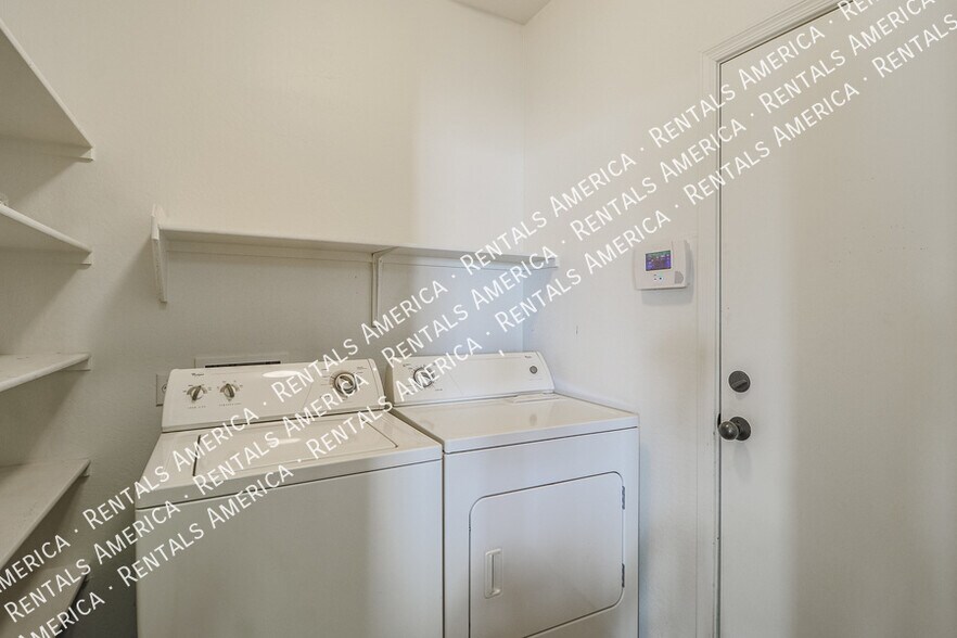 Building Photo - 28683 N Sedona Pl