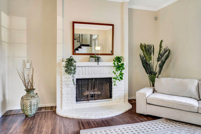 Building Photo - 30428 Penrod Dr