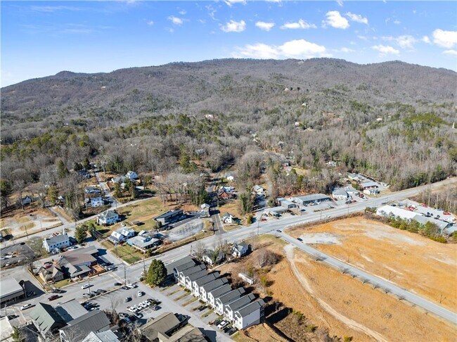 Building Photo - 35 Cottonwood St