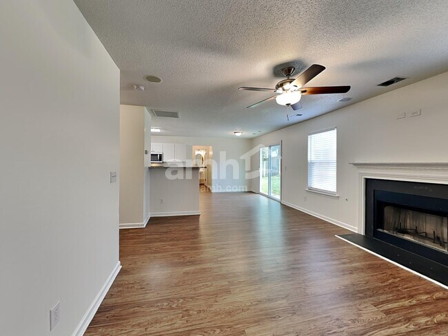 Building Photo - 520 Dogwood Creek Pl