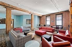 Building Photo - 200 Main St