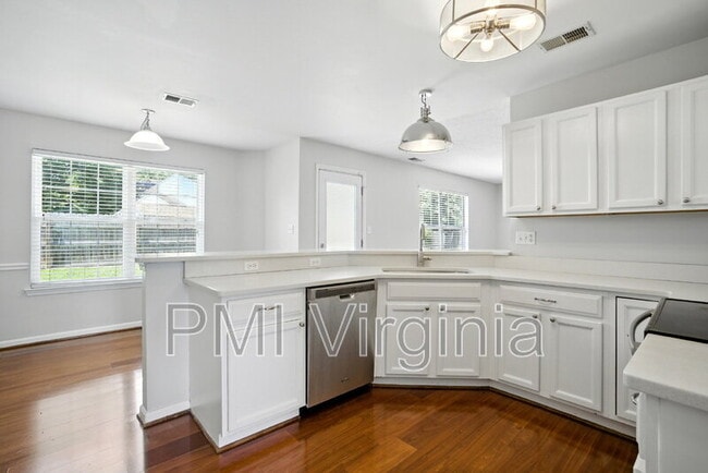 Building Photo - 312 Hickory Hinge Way