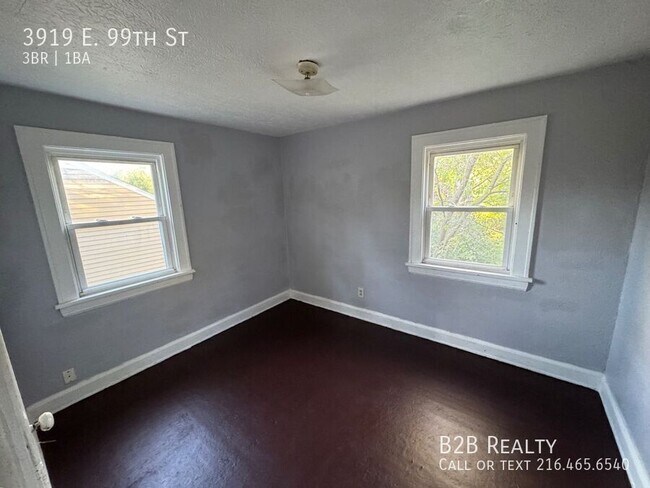 Building Photo - 3919 E 99th St