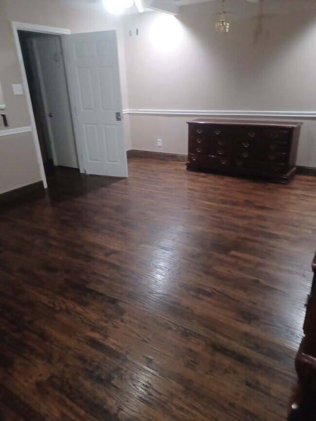 Building Photo - 3439 Racquet Club Dr