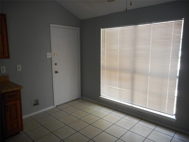 Building Photo - 20407 Blue Juniper Dr