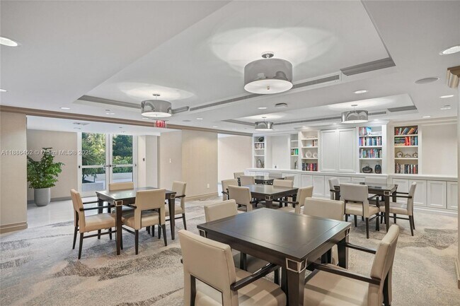 Building Photo - 7000 Island Blvd