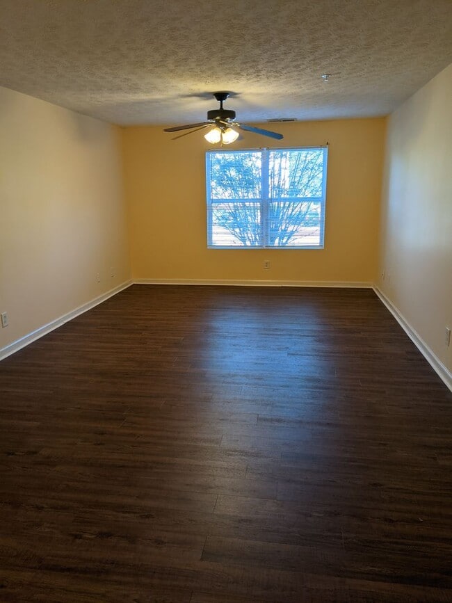 Building Photo - 2201 Waldrop Pl