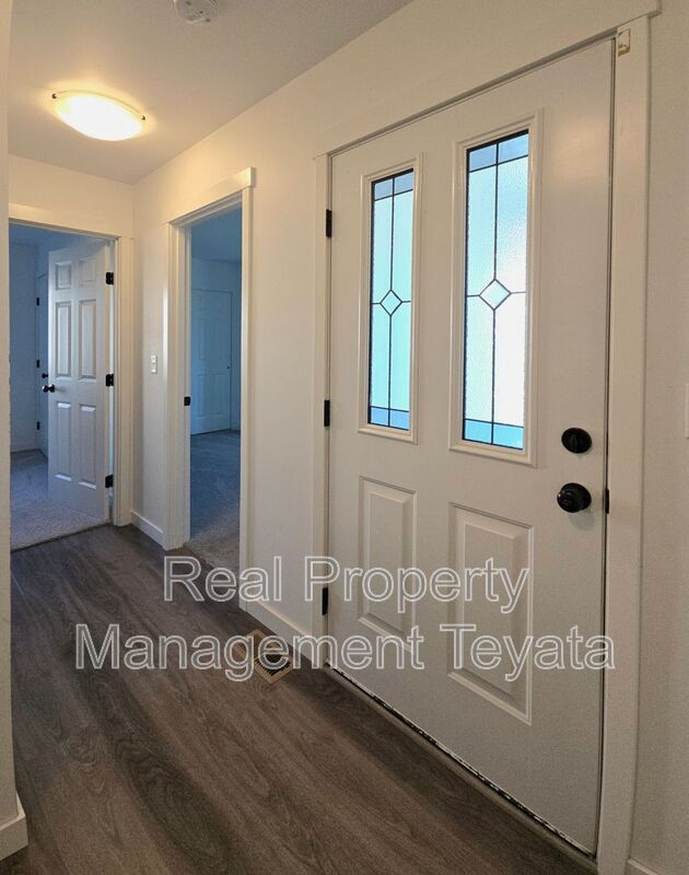 Building Photo - 6270 Fernridge Dr