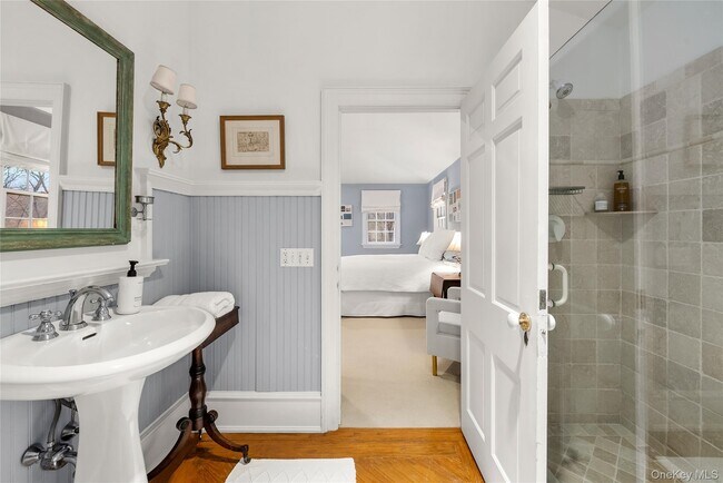 Building Photo - 448 Long Ridge Rd