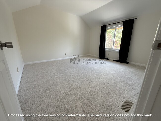 Building Photo - 2346 Montezuma Dr