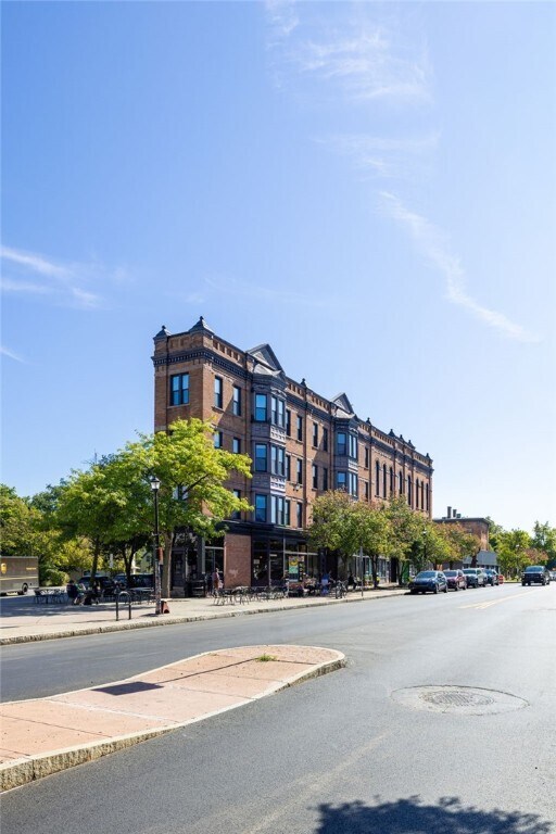 Building Photo - 91 Merriman St