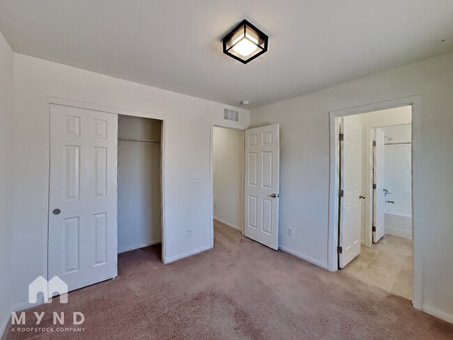 Building Photo - 9053 S Winthrop Springs Rd