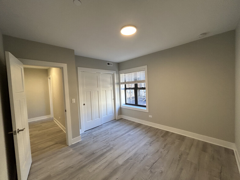 Building Photo - 1131 Oak Ave