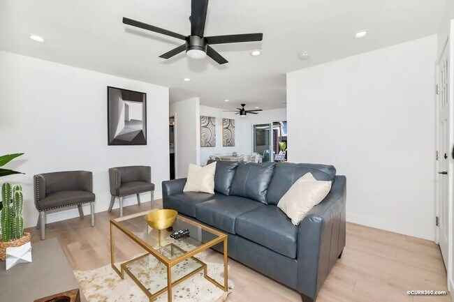 Building Photo - Beautiful 3 Bed/2 Bath Home in heart of Hi...