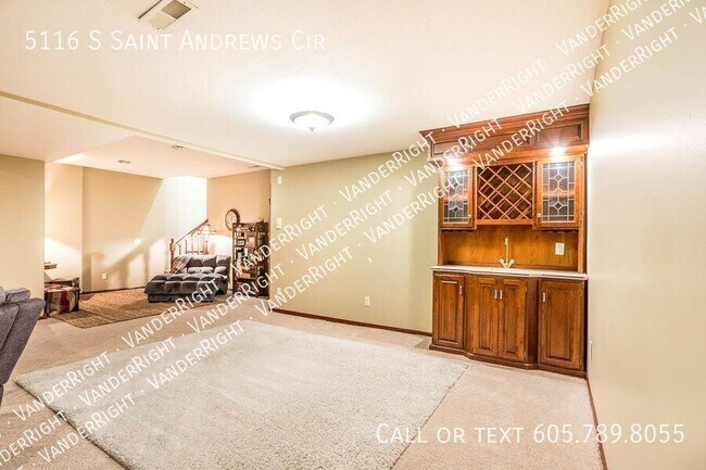 Building Photo - 5116 S St Andrews Cir