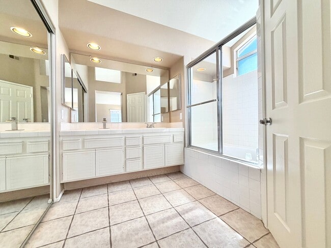 Building Photo - 36335 Grimaud Ct