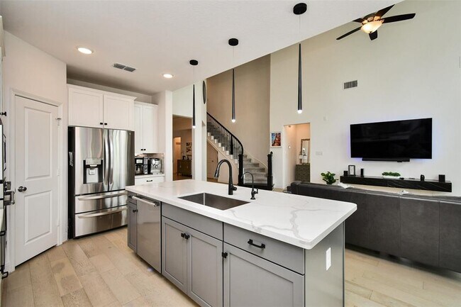 Building Photo - 8922 Stanley Oak Dr