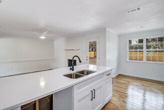 Building Photo - Georgetown Charmer