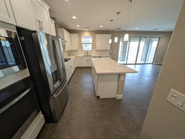 Building Photo - 11816 River Hawk Ave