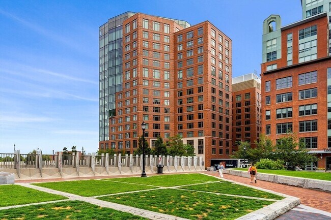 Building Photo - 100 Lovejoy Wharf