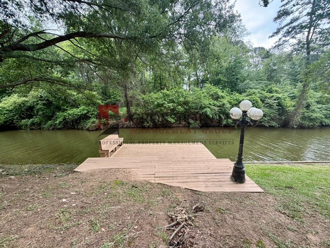 Building Photo - Waterfront 2 Bedroom, 2.5 Bathroom Home!