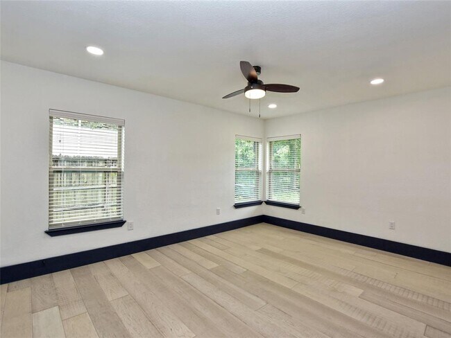 Building Photo - 11800 Tedford St