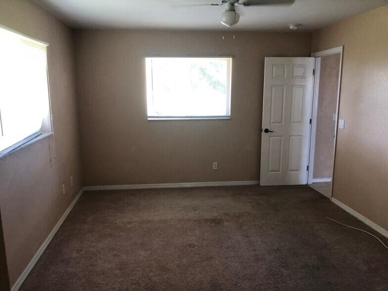 Building Photo - Coming soon ! 3 bedroom 2 bathroom single family home