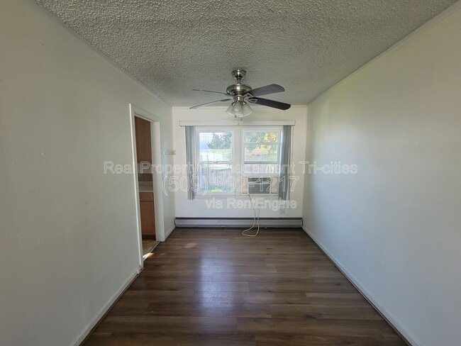 Building Photo - 1003 Torbett St