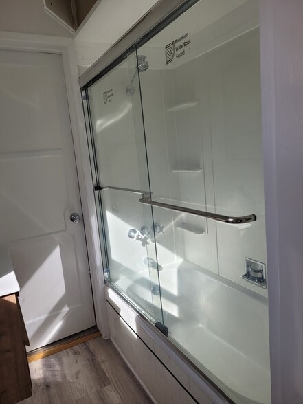 Building Photo - 10528 Ayres Ave