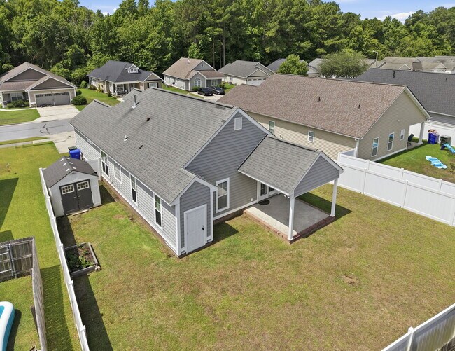 Building Photo - 2517 Sawgrass Dr