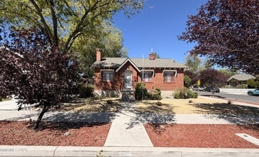 Building Photo - 541 Thoma St