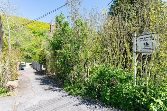 Building Photo - 53 Cove Rd