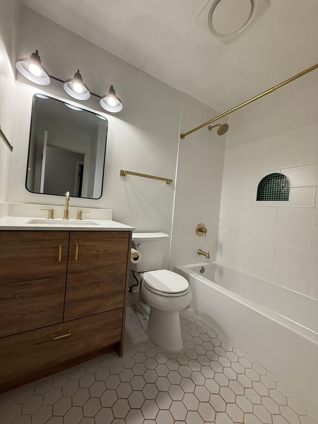 Building Photo - Updated Home in Dixon