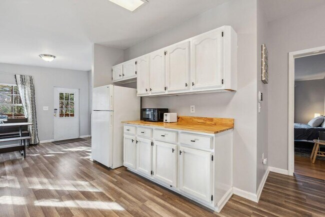 Building Photo - 1009 Sumac Ct