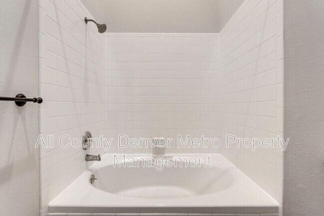 Building Photo - 8787 Allison Dr