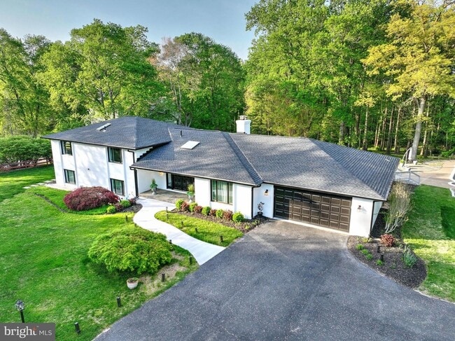 Primary Photo - 317 Springvale Rd