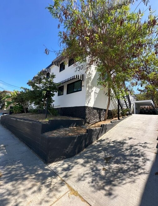 Building Photo - 730 Via Altamira
