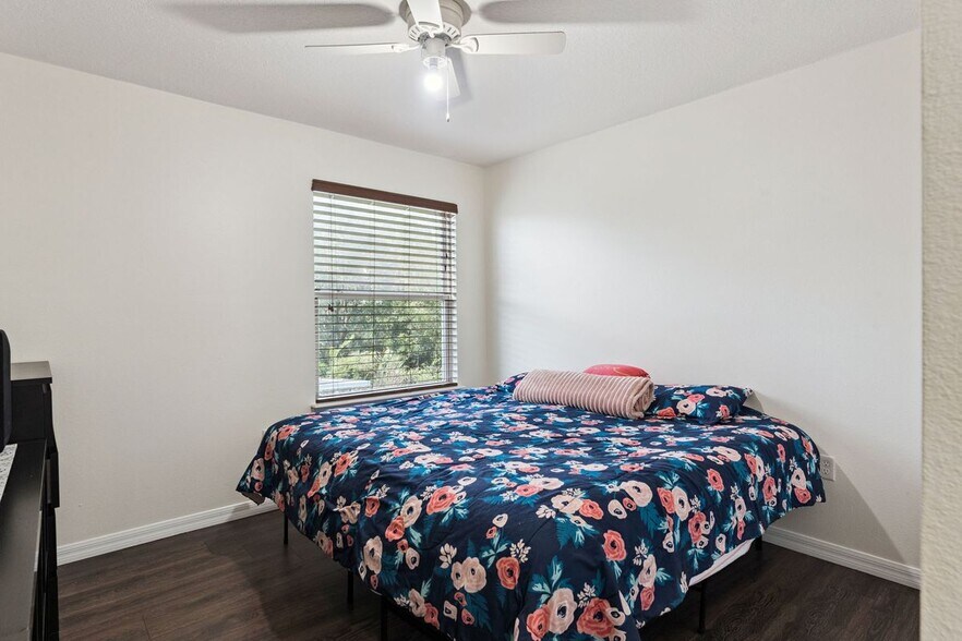 Building Photo - 1356 Scarlet Oak Loop