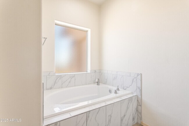 Building Photo - 8373 E Sunwing Ridge Dr