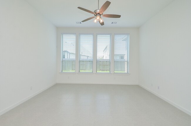 Building Photo - 23719 Sweeny Vly Dr